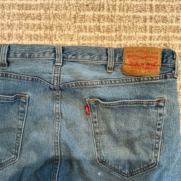 Levi's Men's 501 Original Fit Straight Leg Button Fly Jeans 38x30 - Picture 4 of 5